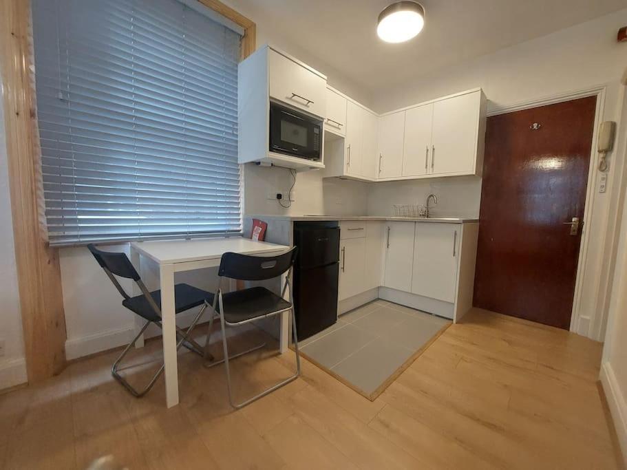 Newly Refurbished Studio London Exteriör bild